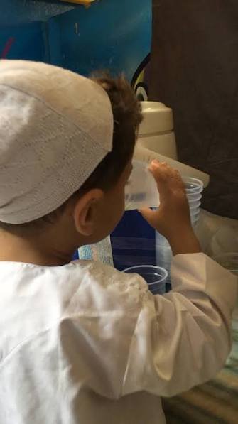 شرب ماء زمزم — صورة 16