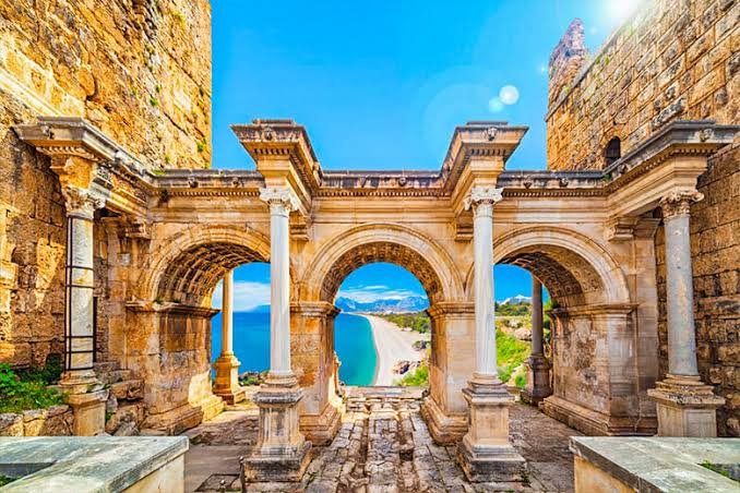hadrians gate — صورة 8