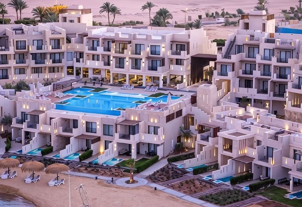 فندق ومساكن إقامة كريك الجونة