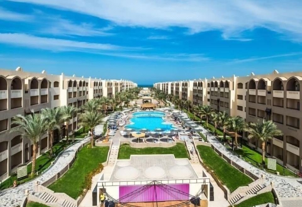 منتجع إل كارما بيتش آند أكوا بارك - الغردقة