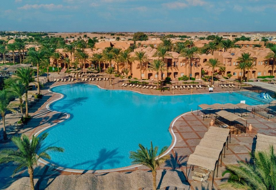 منتجع جاز مكادي أواسيس