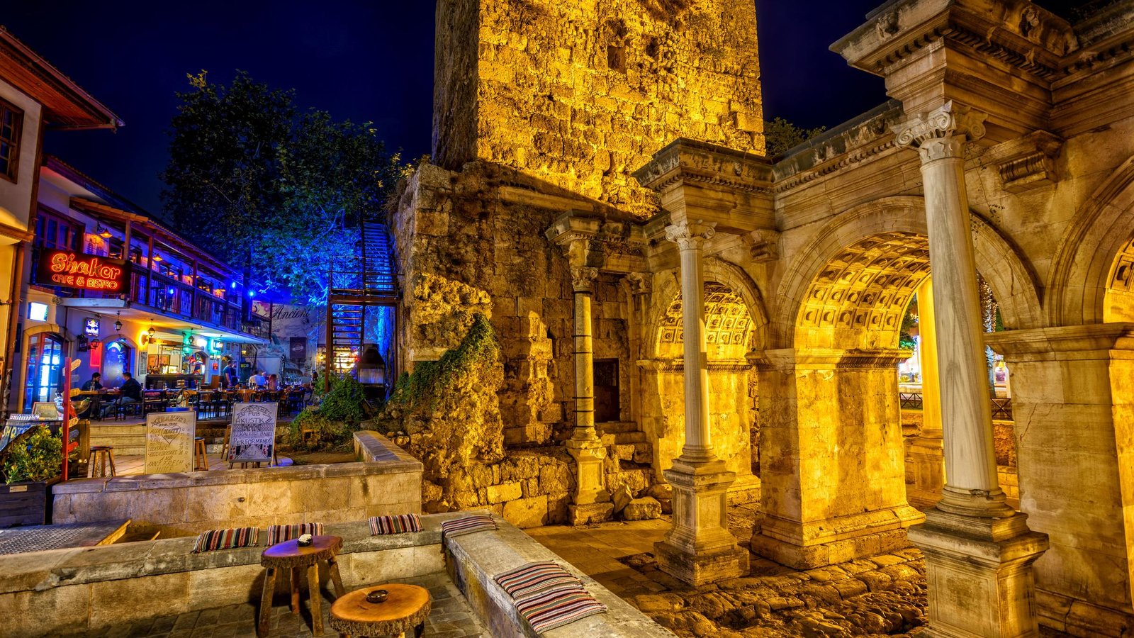 hadrians gate — صورة 6
