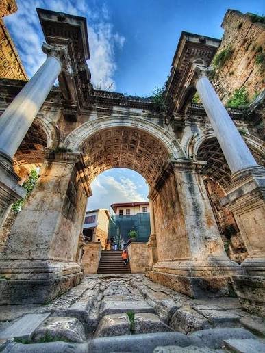 hadrians gate — صورة 5
